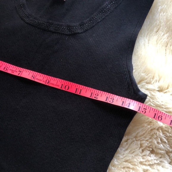 Black sweater tank with accent neckline size M - Picture 4 of 6